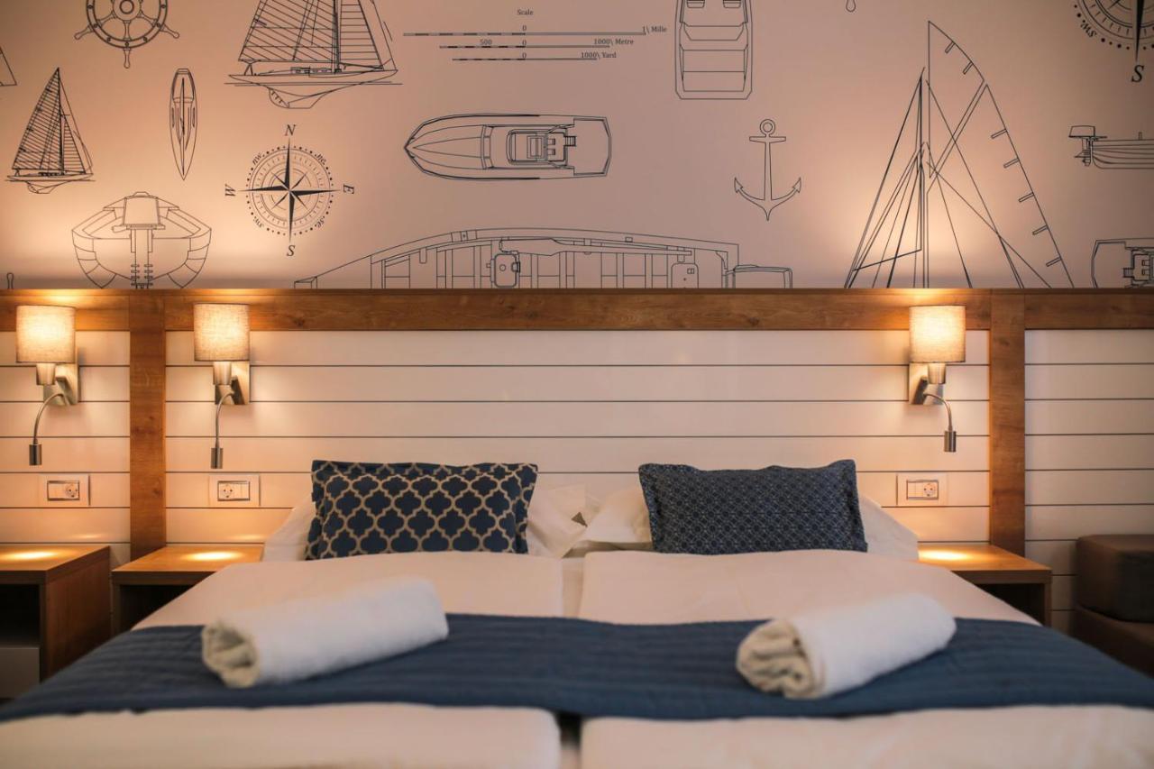 Hotel Ivando - K&S Drvenik  Kültér fotó