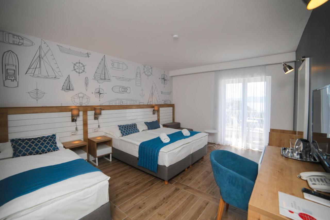 Hotel Ivando - K&S Drvenik  Kültér fotó